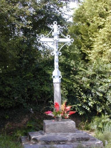 Croix monumentale, Loc Ildut (Sizun)