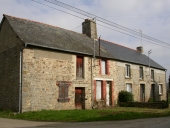 Alignement de maisons, la Lézais (Gahard)