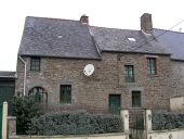 Alignement de maisons, la Hors Voie (Le Tronchet)