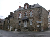 Maison, 2 rue J.M. Régnault (Dourdain)