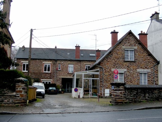 Alignement de maisons, 18 avenue Jules Tricault (Bruz)