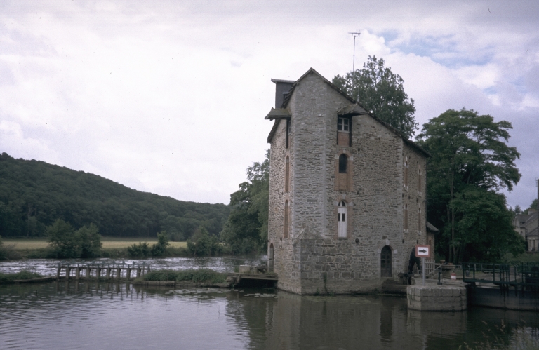 Moulin à blé, puis minoterie de la Bouëxière (Bourg-des-Comptes)