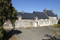 Alignement de maisons, les Mardeaux (Saint-Aubin-du-Pavail fusionnée en Châteaugiron en 2017)