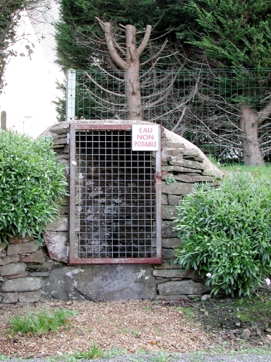 Puits, route du Cosquer (Plouézec)