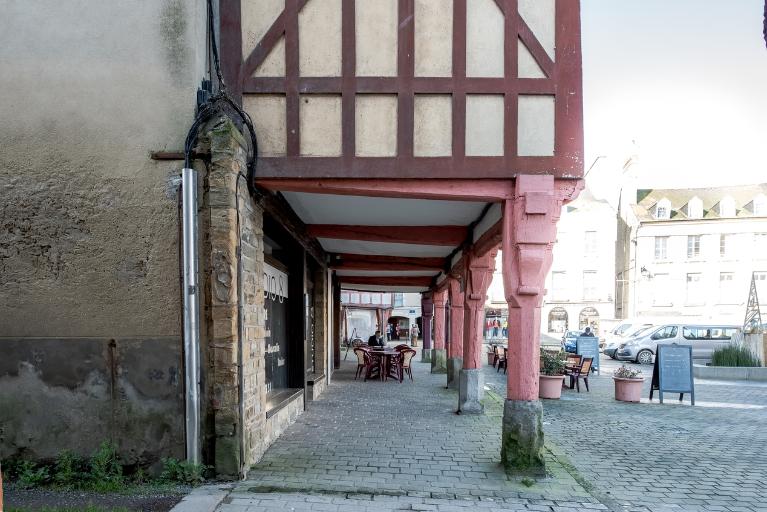 Maison à porche, 8 rue d'Anjou (La Guerche-de-Bretagne)