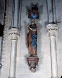 Statue, socle, dais (grandeur nature) : saint Pierre