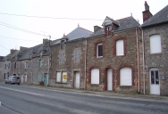 Maisons, alignement de huit logis (Trégon fusionnée en Beaussais-sur-Mer en 2017)