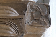 Décor de charpente : 9 entraits, sablières, 4 blochets