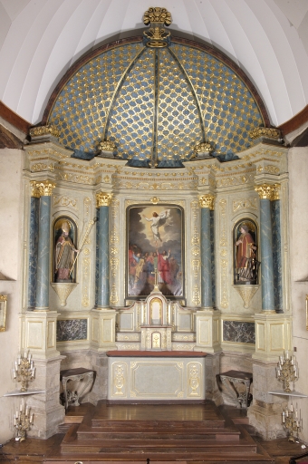 Ensemble du maître-autel : autel, tabernacle, 2 gradins d'autel, retable, degré d'autel