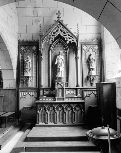 Autel (2), retable (2), tabernacle (2, autel secondaire, retable à arcatures), dit du Sacré-coeur, dit de la Vierge
