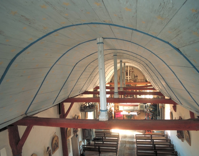 Décor de charpente : 6 entraits, 10 sablières, peinture monumentale