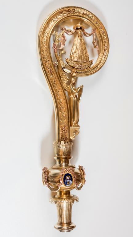 Crosse épiscopale de Mgr Picaud, basilique Notre-Dame-du-Roncier (Josselin)