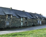 Alignement de logis, Combray (Saint-Ganton)