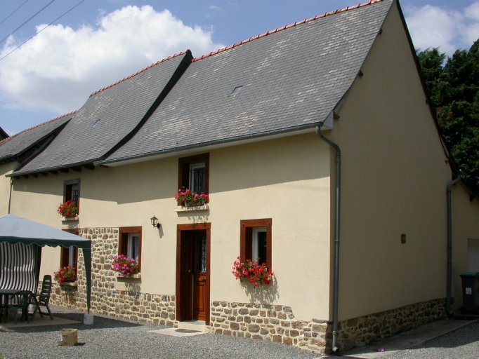 Alignement de deux maisons, puis ferme, le Domaine (Langouët)
