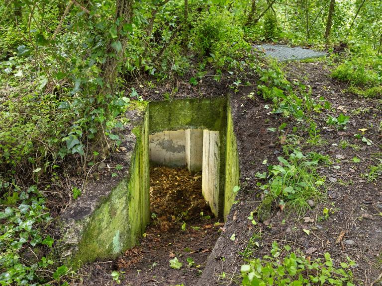 Bunker - poste d'observation et de tir dit Tobruk-Stand, versant Nord vers le Gouët, Domaine de la Tour de Cesson, rue de la Tour (Saint-Brieuc)