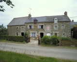 Alignement de maisons, la Ville ès Bray (Pleurtuit)