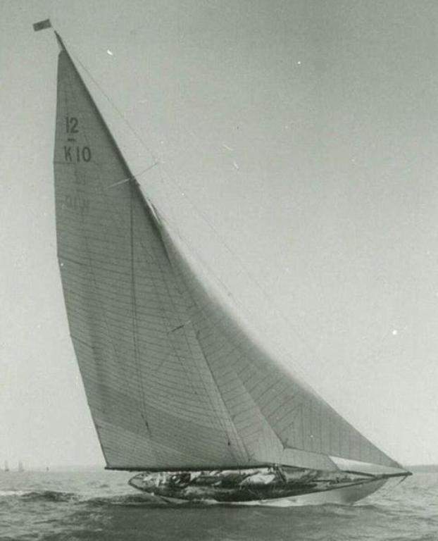 Bateau de plaisance dit Clymène