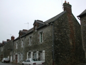 Maisons, 8-10 rue des Ecoles (Dourdain)