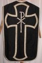 Ornement noir 2 : chasuble, bourse de corporal, étole, manipule, voile de calice