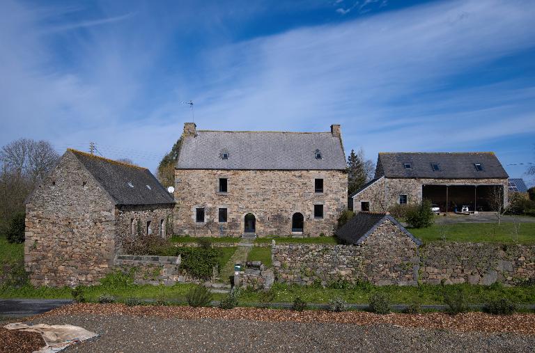 Manoir de Kerilis (au nord du Bourg)