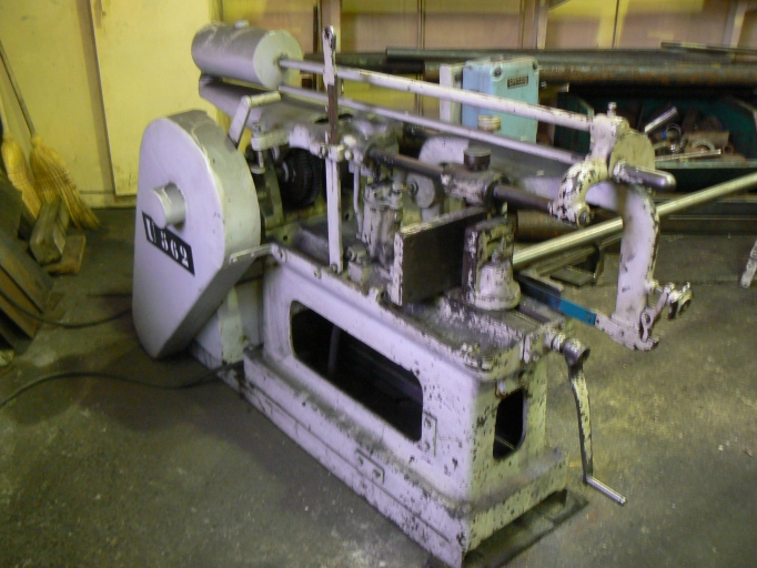 Machine à découper par scie (scie alternative)