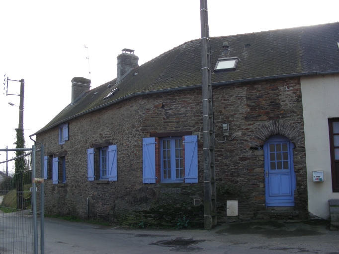 Alignement de maisons, 4-2 rue de la Mairie (Orgères)