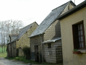 Alignement de maisons, le Mesnil (Chancé fusionnée en Piré-Chancé en 2019)