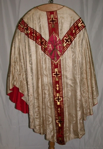 Chasuble, bourse de corporal et étole