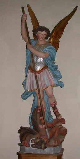 Statue : Saint Michel terrassant le dragon