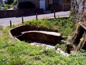 Lavoir et fontaine de la Broustière dite Fontaine aux clercs, rue des Fours à chaux, la Broustière (Cancale)