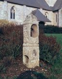Lanterne des morts, Chapelle Saint-Pierre-Saint-Paul (Guégon)