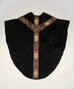 Ornement noir 3 : chasuble, étole, manipule, voile de calice, voile