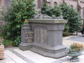 Monuments aux morts de la guerre 1914-1918 et de la guerre 1939-1945 (Saint-Ségal)