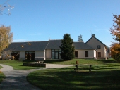 Mairie et écoles sur la commune de Clayes