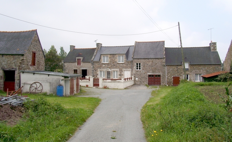 Maisons, alignement de logis, la Ville-Domy (Créhen)