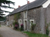 Alignement de maisons, Tru (La Chapelle-de-Brain)