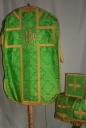 Ornement vert 3 : chasuble, étole, manipule, voile de calice, bourse de corporal