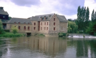 Moulin à blé, puis minoterie dite Grand-Moulin de Pont-Réan, actuellement usine de produits pour l'alimentation animale dite Société d'Exploitation Moulin Jolivet, Pont-Réan (Guichen)