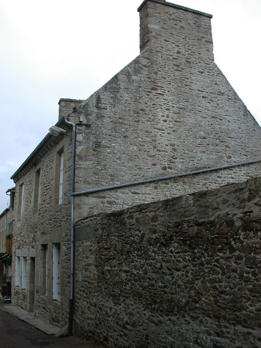 Maison, 2 place Colombière (Matignon)