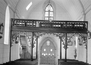 Tribune (tribune de chant), style néo-gothique, église paroissiale Saint-Pierre Saint-Paul (Kergrist)