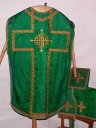 Ornement vert : chasuble, étole, voile de calice, bourse de corporal, Ropenard (Maure-de-Bretagne fusionnée en Val d'Anast en 2017)