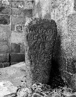 Borne de corvée, église paroissiale Saint-Hervé (Lanhouarneau)