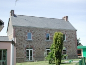 Ancienne école privée, actuellement groupe scolaire Saint-Joseph, 28, 32 rue Marcellin Champagnat (Bains-sur-Oust)