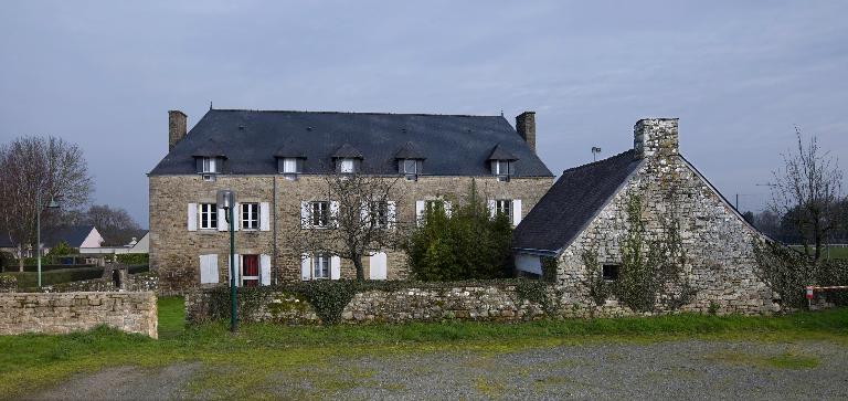 Presbytère, rue des Taillis (Pluherlin)
