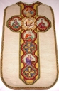 Ornement blanc 1 : chasuble, étole, manipule
