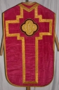 Ornement rouge 2 : chasuble, bourse de corporal, étole, manipule