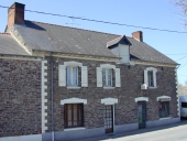 Maison à boutique, rue du Fournil ; rue de la Cour és Dames (Saint-Péran)