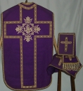 Ornement violet 2 : chasuble, bourse de corporal, étole, manipule, voile de calice