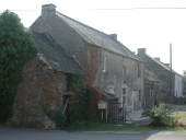 Alignement de maisons 2, la Jouvergnais (Sainte-Marie)