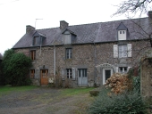 Alignement de maisons, la Rivaudais (Saint-Pierre-de-Plesguen fusionnée en Mesnil-Roc'h en 2019)